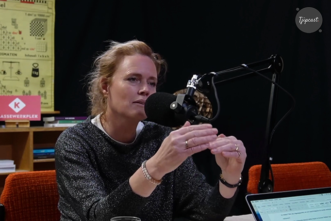podcast_psychologische_sociale_veiligeheid Expert op het gebied van sociale en pschologische veiligheid Joriene Beks aan het woord in de Tjipcast van podcastmaker Tjip de Jong